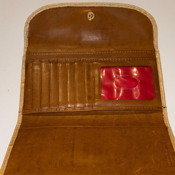 Dooney & Bourke Cream Crocodile Embossed Wallet - Picture 4 of 15